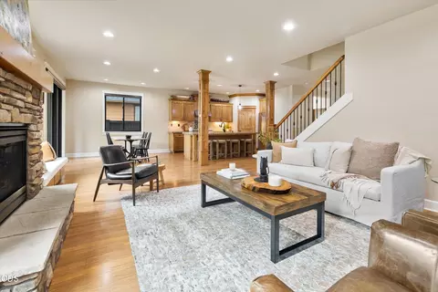Living - 20158 Stonegate Dr, Bend, OR 97702 photo 3 of 4