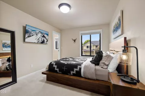 Bedroom - 20158 Stonegate Dr, Bend, OR 97702 photo 5 of 9