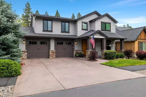Exterior - 20158 Stonegate Dr, Bend, OR 97702 photo 9 of 18