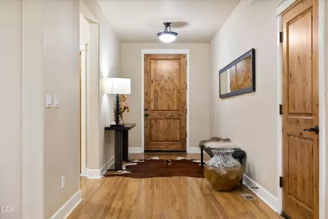 Entry Way - 20158 Stonegate Dr, Bend, OR 97702 photo 4 of 6