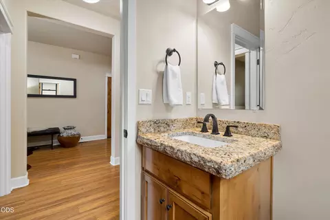 Bath - 20158 Stonegate Dr, Bend, OR 97702 photo 1 of 6