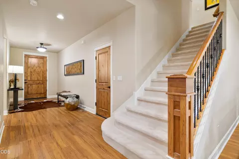 Entry Way - 20158 Stonegate Dr, Bend, OR 97702 photo 5 of 6