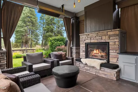 Exterior - 20158 Stonegate Dr, Bend, OR 97702 photo 3 of 18