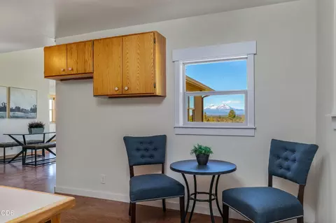 Dining - 65995 93rd St, Bend, OR 97703 photo 2 of 3