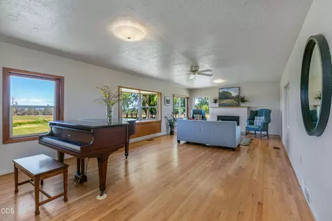 Living - 65995 93rd St, Bend, OR 97703 photo 1 of 3