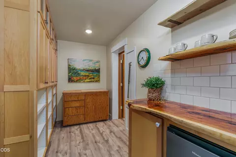 Kitchen - 65995 93rd St, Bend, OR 97703 photo 2 of 2