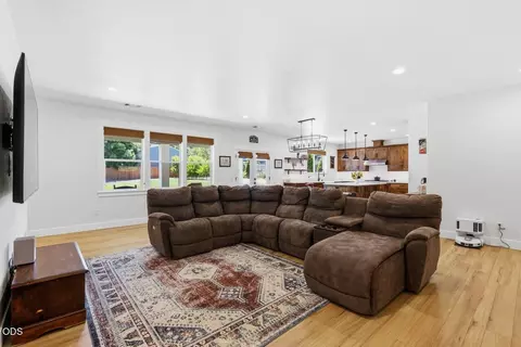 1609 Pacific Ln, Phoenix, OR 97535 photo 9