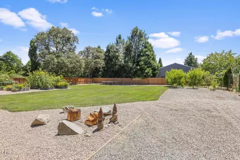 1609 Pacific Ln, Phoenix, OR 97535 photo 37