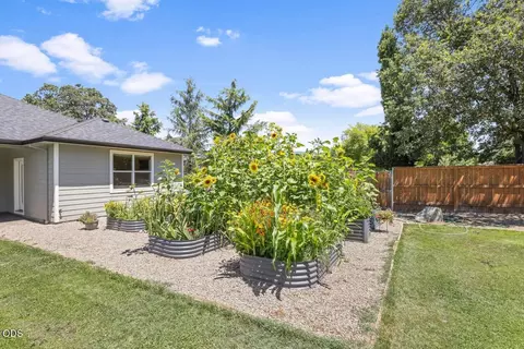 1609 Pacific Ln, Phoenix, OR 97535 photo 32