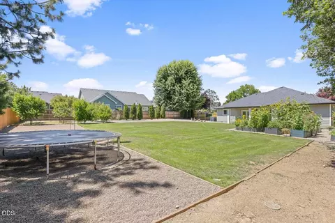 1609 Pacific Ln, Phoenix, OR 97535 photo 35