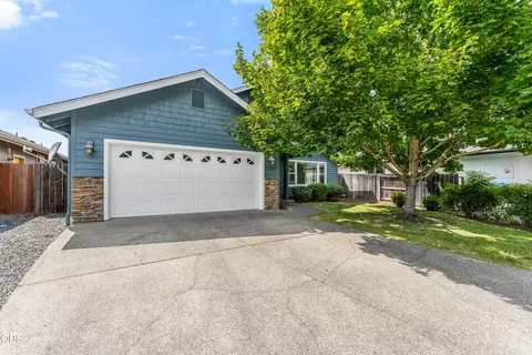 1288 SW Sturgeon Ct, Grants Pass, OR 97527