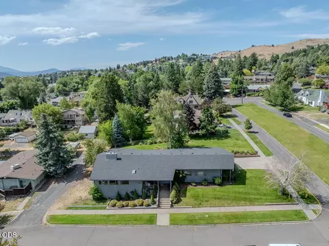 1500 Pacific Ter, Klamath Falls, OR 97601