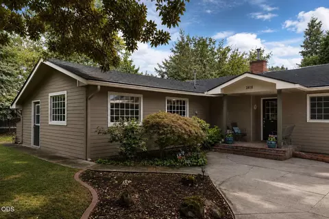 2618 Syringa Dr, Medford, OR 97501