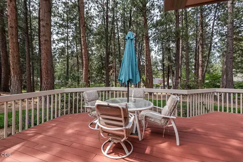 Exterior - 60894 Willow Creek Loop, Bend, OR 97702 photo 5 of 10