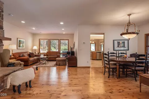Dining - 60894 Willow Creek Loop, Bend, OR 97702 photo 1 of 3