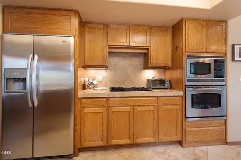 Kitchen - 60894 Willow Creek Loop, Bend, OR 97702 photo 2 of 3