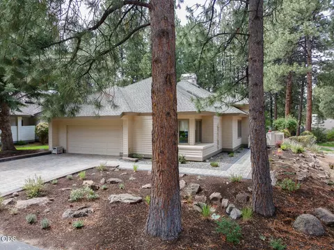 Exterior - 60894 Willow Creek Loop, Bend, OR 97702 photo 10 of 10