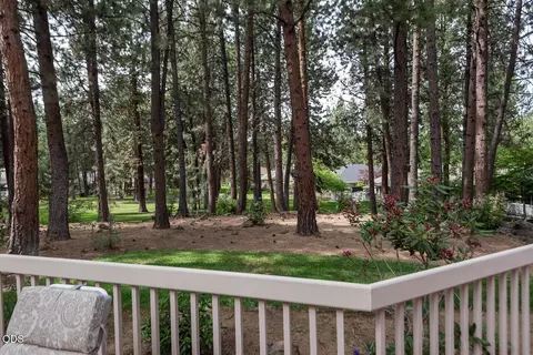 Exterior - 60894 Willow Creek Loop, Bend, OR 97702 photo 7 of 10