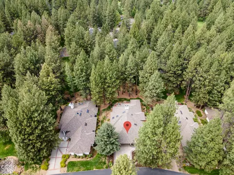View/Area - 60894 Willow Creek Loop, Bend, OR 97702 photo 2 of 4