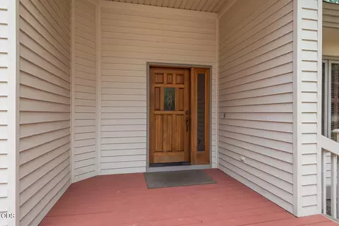 Exterior - 60894 Willow Creek Loop, Bend, OR 97702 photo 9 of 10