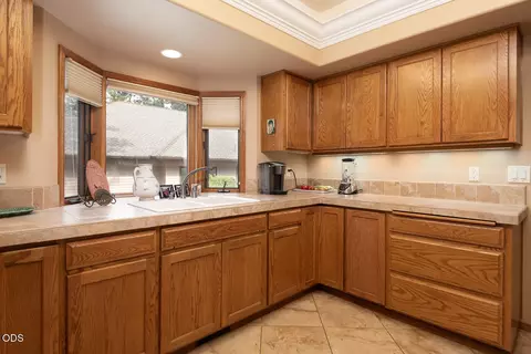 Kitchen - 60894 Willow Creek Loop, Bend, OR 97702 photo 3 of 3