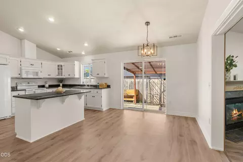 Kitchen - 416 Leandra Ln, Eagle Point, OR 97524 photo 1 of 5