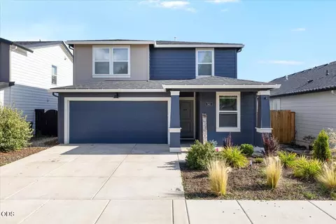 541 Black Bear Dr, Medford, OR 97501