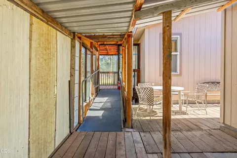 Entry Way - 52555 Railroad St, La Pine, OR 97739 photo 2 of 2
