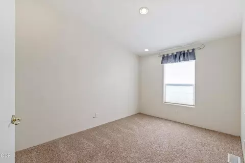 Bedroom - 52555 Railroad St, La Pine, OR 97739 photo 4 of 5