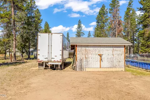 Exterior - 52555 Railroad St, La Pine, OR 97739 photo 7 of 10