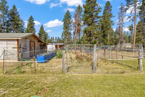 Exterior - 52555 Railroad St, La Pine, OR 97739 photo 8 of 10