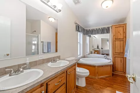 Bath - 52555 Railroad St, La Pine, OR 97739 photo 1 of 3