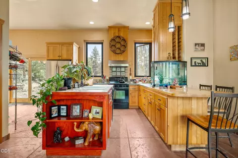 Kitchen - 22945 Timland Ln, Bend, OR 97702 photo 1 of 6