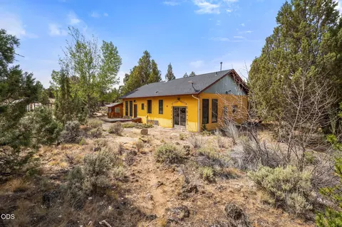 Exterior - 22945 Timland Ln, Bend, OR 97702 photo 2 of 11