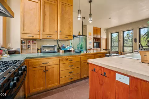 Kitchen - 22945 Timland Ln, Bend, OR 97702 photo 6 of 6