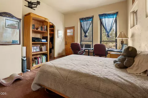 Bedroom - 22945 Timland Ln, Bend, OR 97702 photo 4 of 5