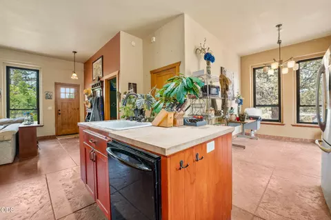 Kitchen - 22945 Timland Ln, Bend, OR 97702 photo 5 of 6