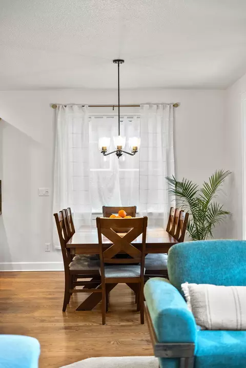 Dining - 20106 Stonegate Dr, Bend, OR 97702 photo 3 of 3