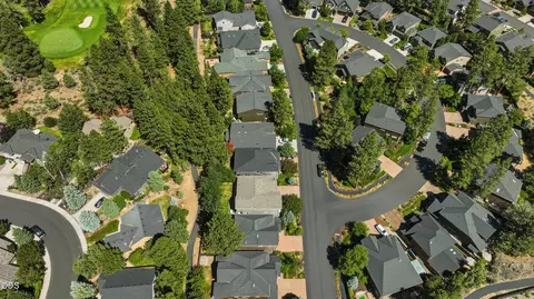 View/Area - 20106 Stonegate Dr, Bend, OR 97702 photo 5 of 9