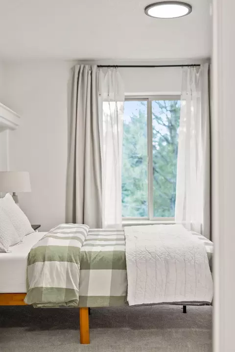Bedroom - 20106 Stonegate Dr, Bend, OR 97702 photo 7 of 7