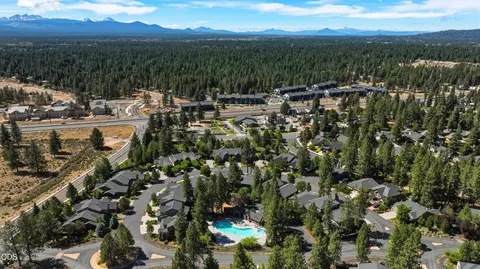 View/Area - 20106 Stonegate Dr, Bend, OR 97702 photo 2 of 9