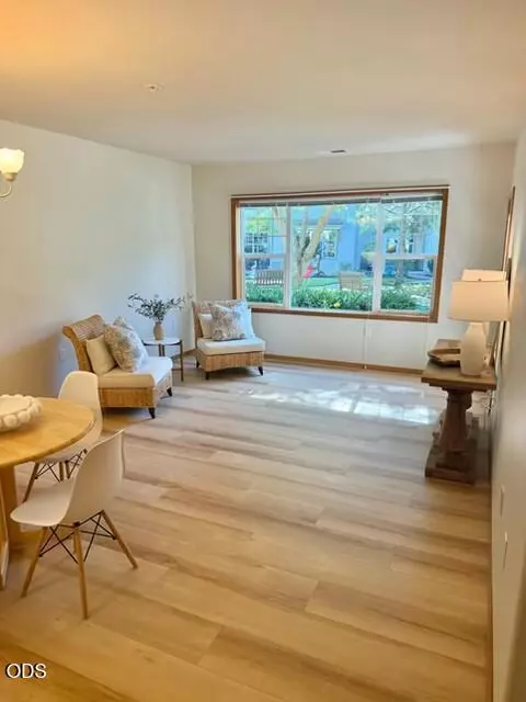 952 Golden Aspen Pl, Ashland, OR 97520