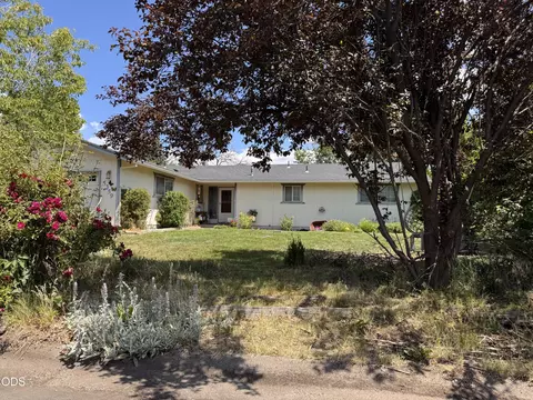 5359 Eastwood Dr, Klamath Falls, OR 97603