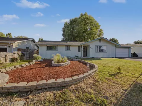 4414 Meadows Dr, Klamath Falls, OR 97603