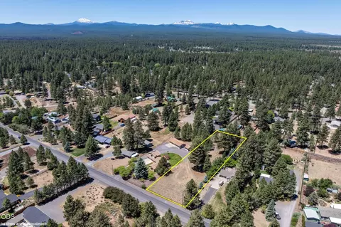 19580 Apache Rd, Bend, OR 97702 photo 1