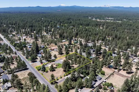 19580 Apache Rd, Bend, OR 97702 photo 4