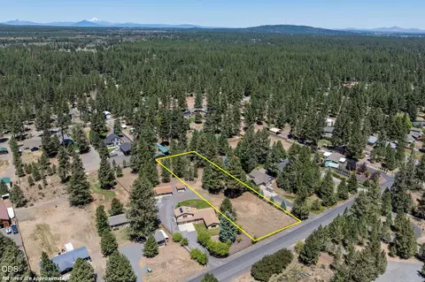 19580 Apache Rd, Bend, OR 97702 photo 2