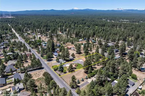 View/Area - 19572 Apache Rd, Bend, OR 97702 photo 4 of 5