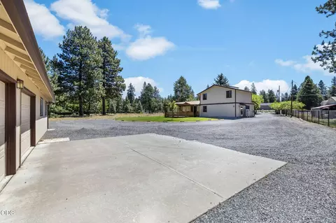 Exterior - 19572 Apache Rd, Bend, OR 97702 photo 7 of 13
