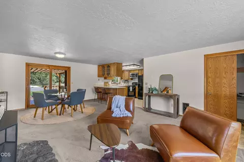 Other - 19572 Apache Rd, Bend, OR 97702 photo 1 of 22